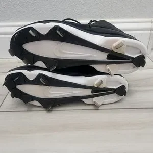 Air Jordan 13 Baseball metal cleats size 8. Excellent condition used wore once ?url=http://sothebys-  main image 3